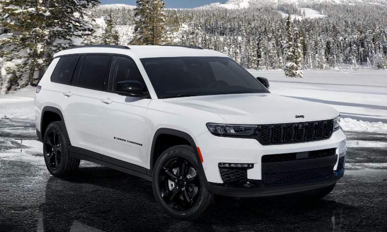 2022 Jeep Grand Cherokee L parked in the snowy mountains