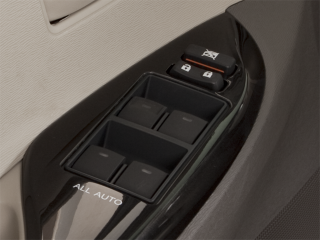 2013 Toyota Sienna L - Photo 23