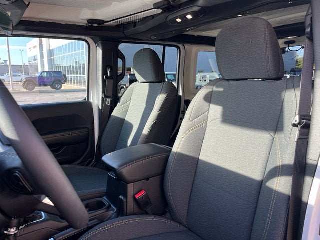 2026 Jeep Wrangler 4-Door Sahara - Photo 13