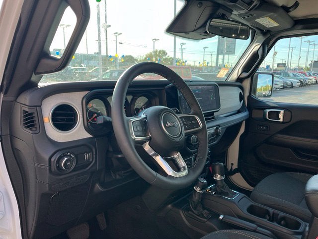 2026 Jeep Wrangler 4-Door Sahara - Photo 15
