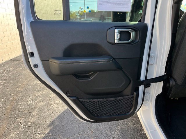 2026 Jeep Wrangler 4-Door Sahara - Photo 29