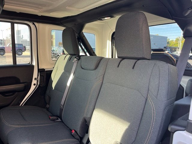 2026 Jeep Wrangler 4-Door Sahara - Photo 30