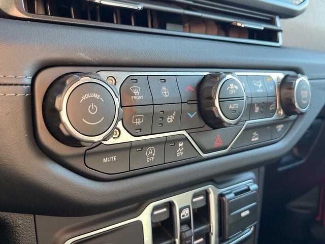 2026 Jeep Wrangler 4-Door Sahara - Photo 19
