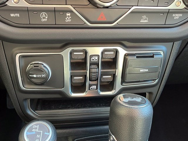 2026 Jeep Wrangler 4-Door Sahara - Photo 20