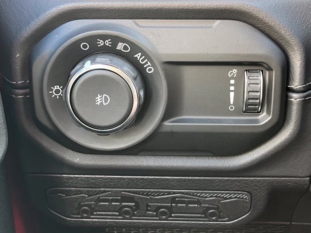 2026 Jeep Wrangler 4-Door Sahara - Photo 27