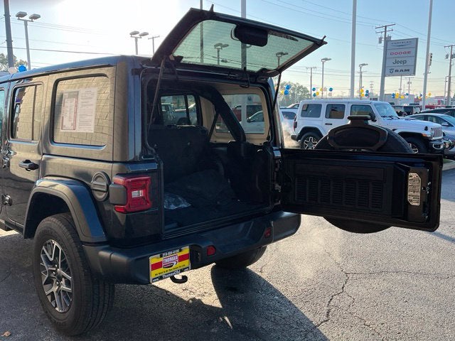 2026 Jeep Wrangler 4-Door Sahara - Photo 7