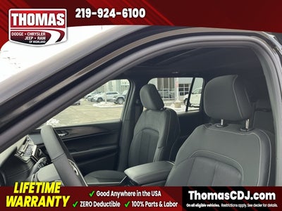 2025 Jeep Grand Cherokee Base