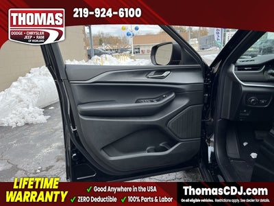 2025 Jeep Grand Cherokee Base