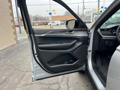 2026 Jeep Grand Cherokee Laredo