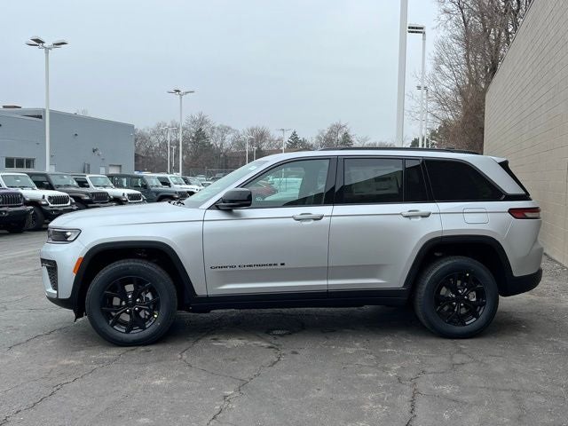 2026 Jeep Grand Cherokee Laredo