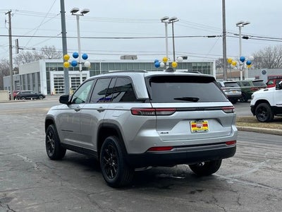 2026 Jeep Grand Cherokee Laredo