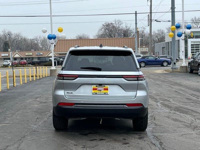 2026 Jeep Grand Cherokee Laredo