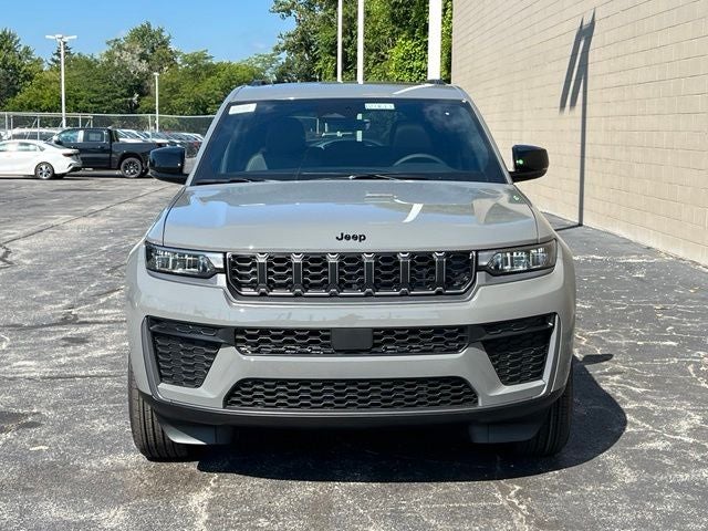 2027 Jeep Grand Cherokee Altitude