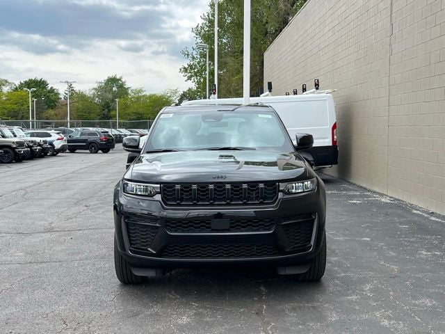 2026 Jeep Grand Cherokee Laredo Altitude