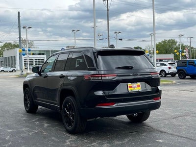 2026 Jeep Grand Cherokee Laredo Altitude