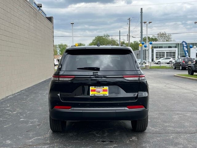 2026 Jeep Grand Cherokee Laredo Altitude