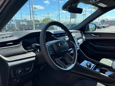 2026 Jeep Grand Cherokee Laredo Altitude