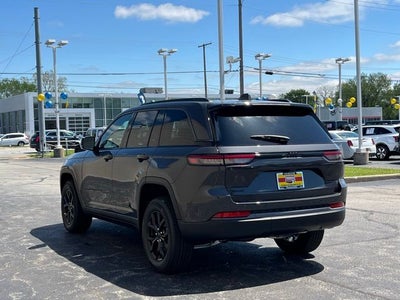 2026 Jeep Grand Cherokee Laredo Altitude