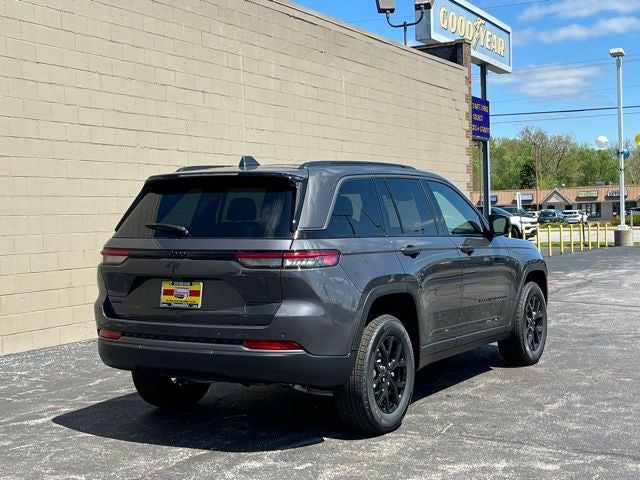 2026 Jeep Grand Cherokee Laredo Altitude