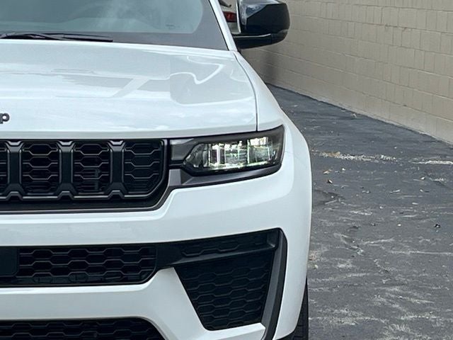 2027 Jeep Grand Cherokee Altitude