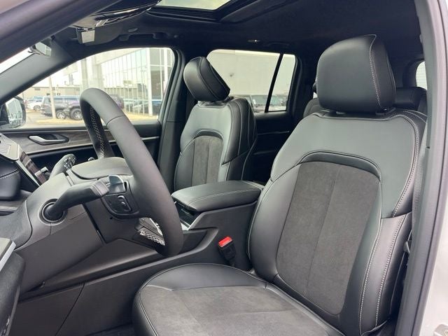 2027 Jeep Grand Cherokee Altitude