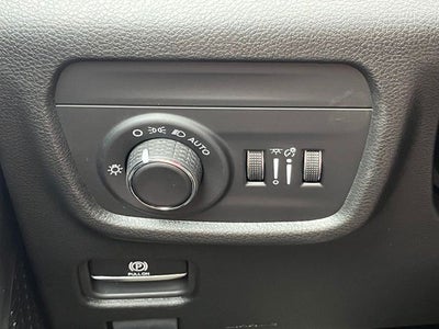 2027 Jeep Grand Cherokee Altitude