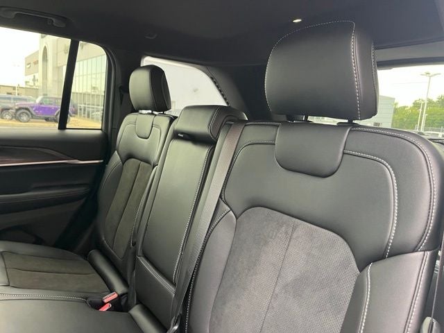 2027 Jeep Grand Cherokee Altitude
