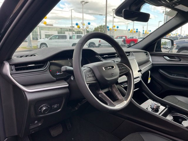 2027 Jeep Grand Cherokee Altitude
