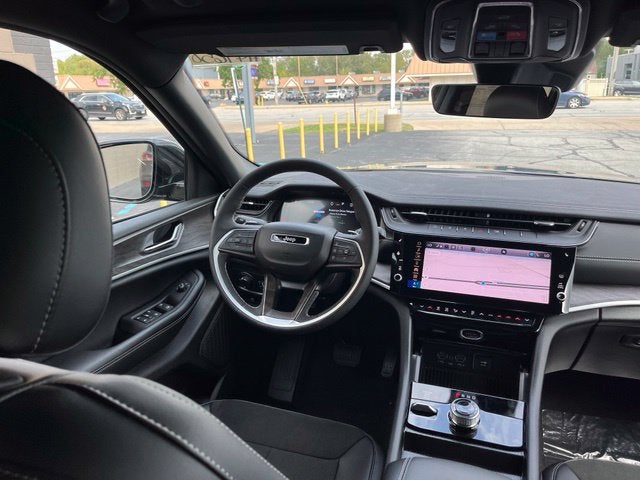 2027 Jeep Grand Cherokee Altitude