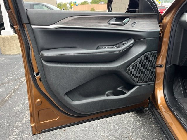 2027 Jeep Grand Cherokee Limited
