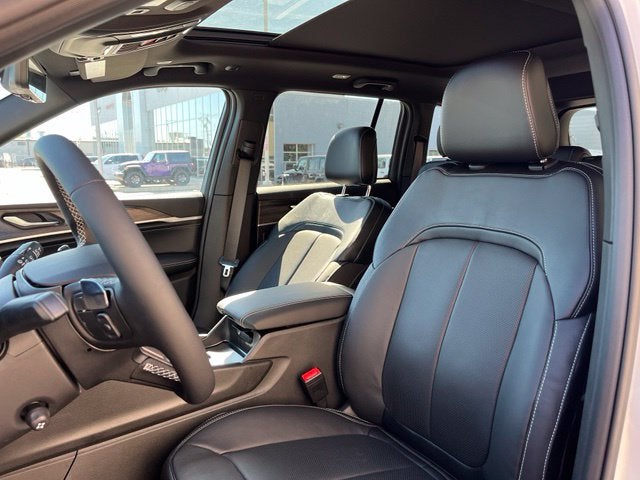2027 Jeep Grand Cherokee Limited Reserve