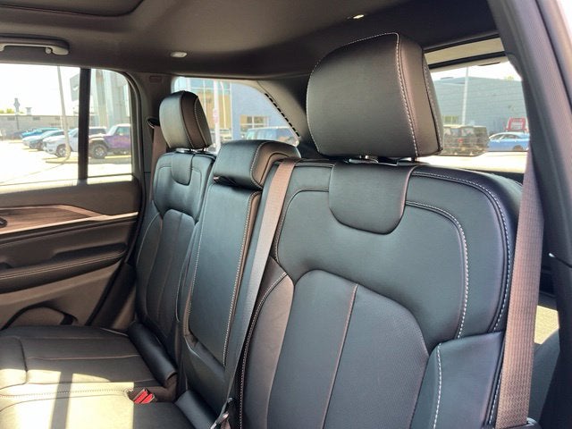 2027 Jeep Grand Cherokee Limited Reserve