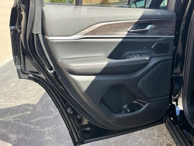 2027 Jeep Grand Cherokee Limited