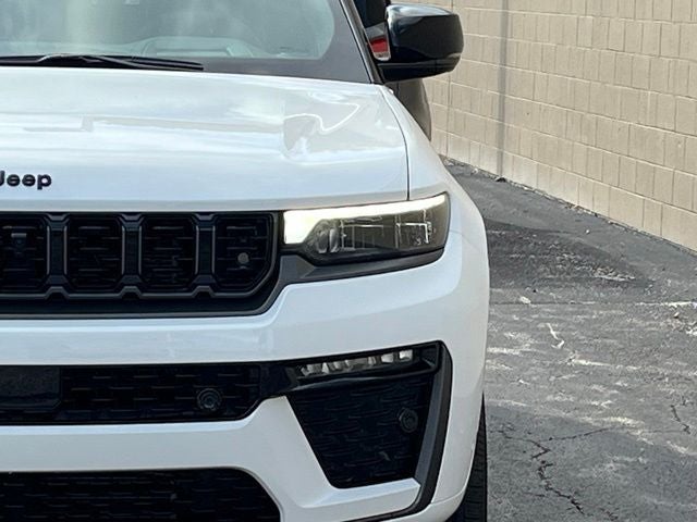2027 Jeep Grand Cherokee Summit