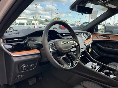 2027 Jeep Grand Cherokee Summit