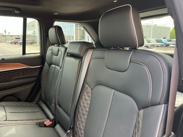 2027 Jeep Grand Cherokee Summit