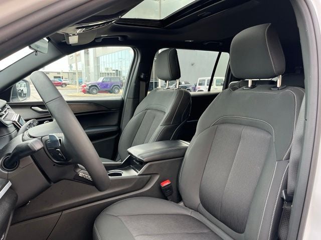 2025 Jeep Grand Cherokee L Laredo x