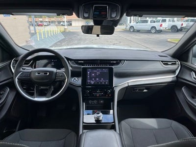 2025 Jeep Grand Cherokee L Laredo x
