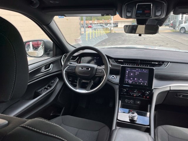 2025 Jeep Grand Cherokee L Laredo x