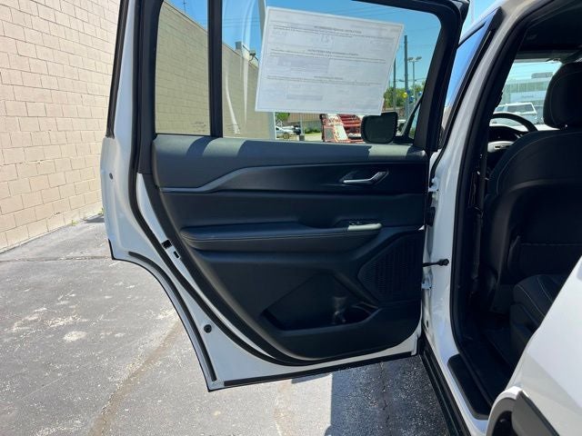 2026 Jeep Grand Cherokee L Laredo