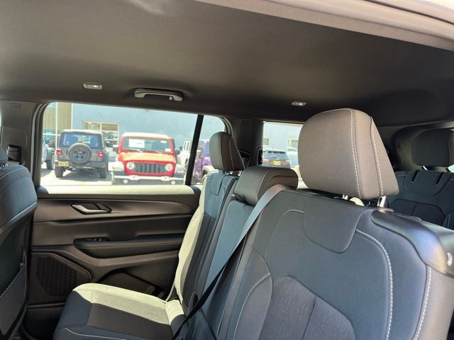 2026 Jeep Grand Cherokee L Laredo
