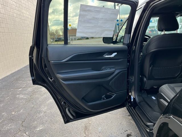 2026 Jeep Grand Cherokee L Laredo