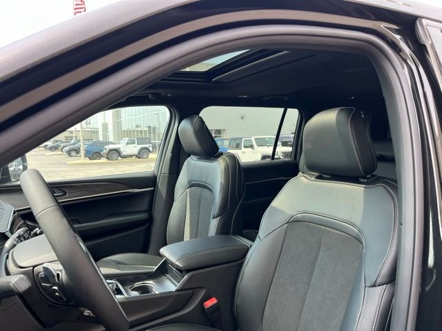 2026 Jeep Grand Cherokee L Laredo