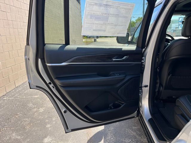 2026 Jeep Grand Cherokee L Laredo