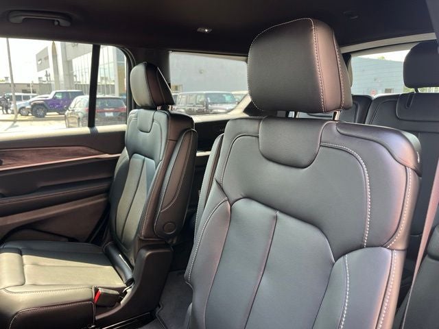 2027 Jeep Grand Cherokee L Limited