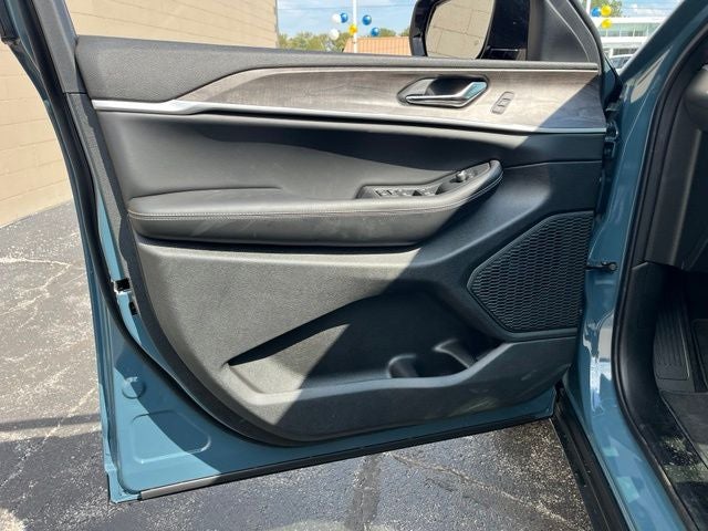 2027 Jeep Grand Cherokee L Limited