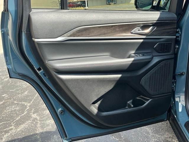 2027 Jeep Grand Cherokee L Limited