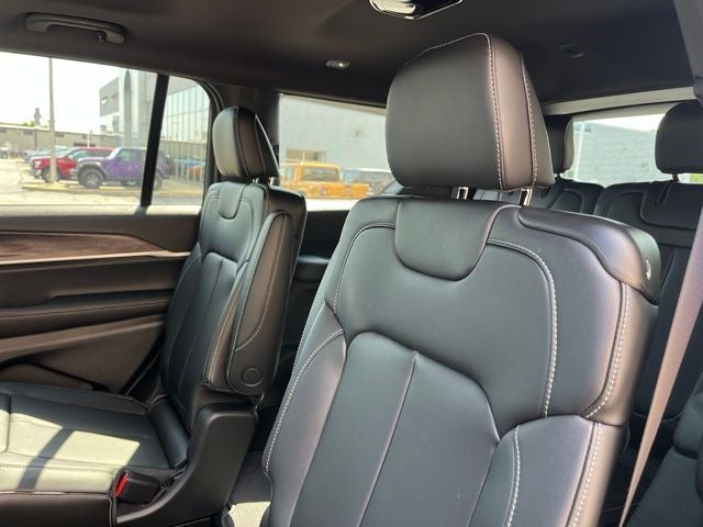 2027 Jeep Grand Cherokee L Limited