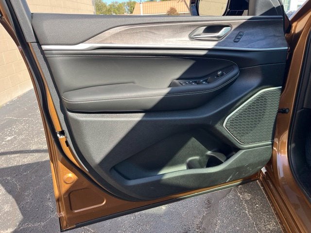 2027 Jeep Grand Cherokee L Limited Reserve