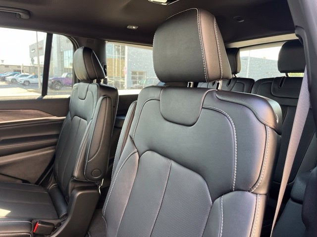 2027 Jeep Grand Cherokee L Limited Reserve